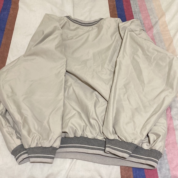 Lightweight/Windbreaker Jacket - Picture 4 of 4